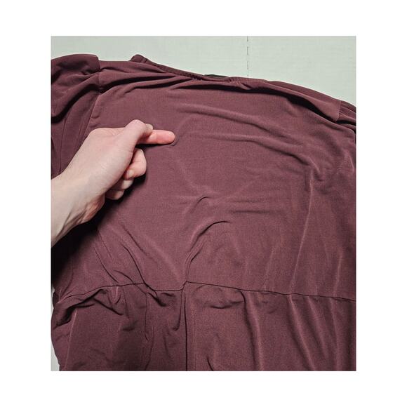 Torrid V Neck Size 1 Dark Red Quarter Sleeve Shirred Top 3/4 blouson sleeves - Picture 6 of 7